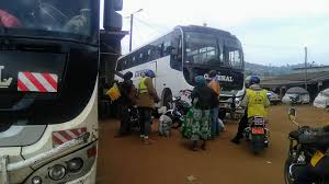 d’une séance de travail tenue ce 5 novembre 2025 entre Samuel Dieudonné Ivaha Diboua et les responsables des agences de transport