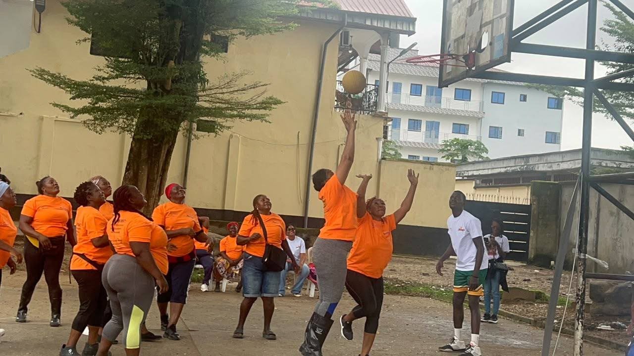 Le panier gagnant du sport pour la santé des « Bayam-sellam », séance de basket, Douala 24 juillet 2026